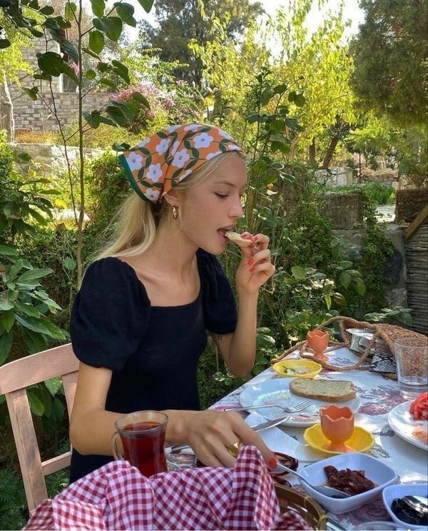 shewearprada's tweet photo. Tea party 🍰⛅👒☕ https://t.co/04hm7QtXlH