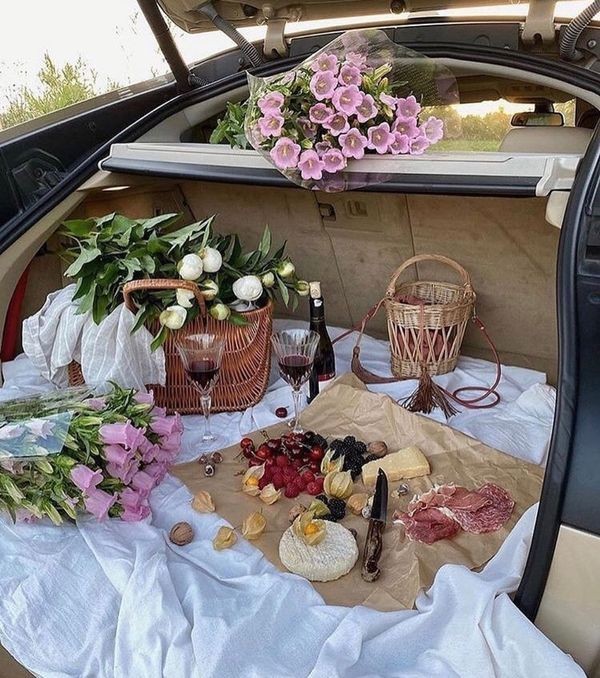 shewearprada's tweet photo. Tea party 🍰⛅👒☕ https://t.co/04hm7QtXlH