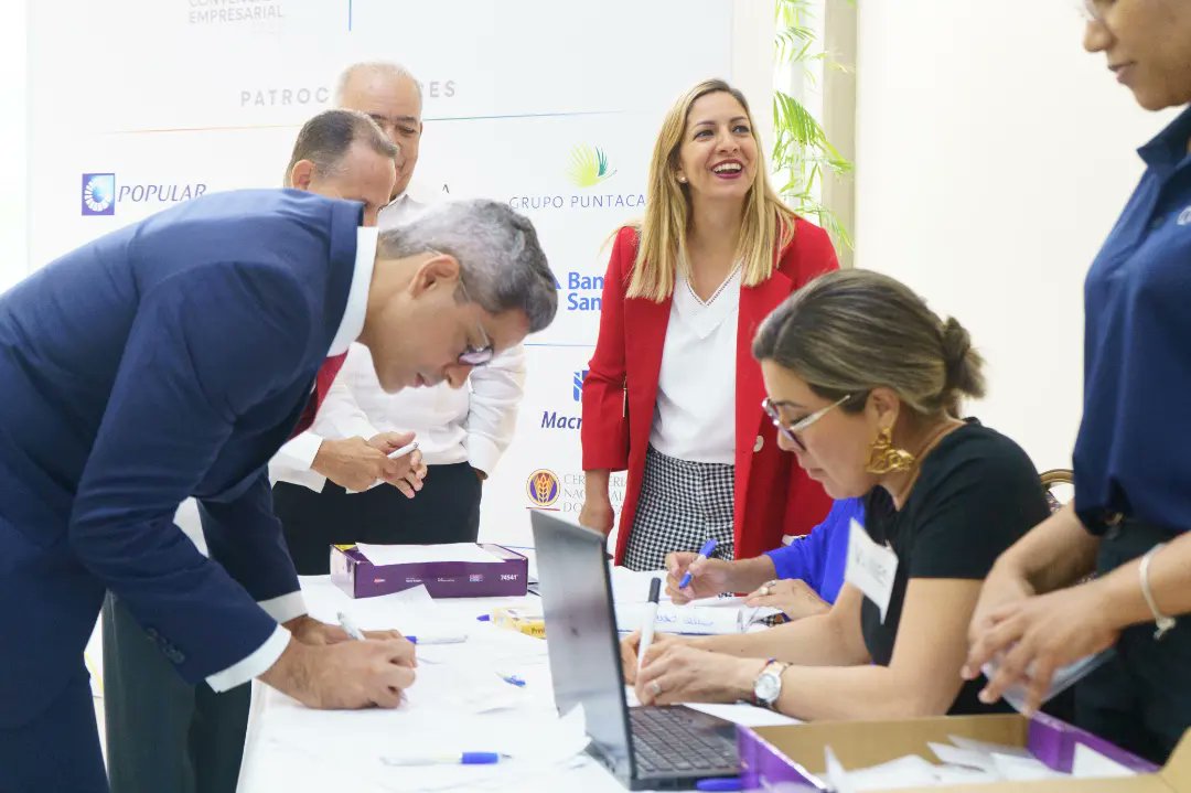 CONEP_RD's tweet photo. Las 14 provincias del norte de la República Dominicana están reunidas en el primer encuentro regional, en el marco de la Décima Convención Empresarial, el principal foro de intercambio del sector privado. https://t.co/GGM9Qh7P0C