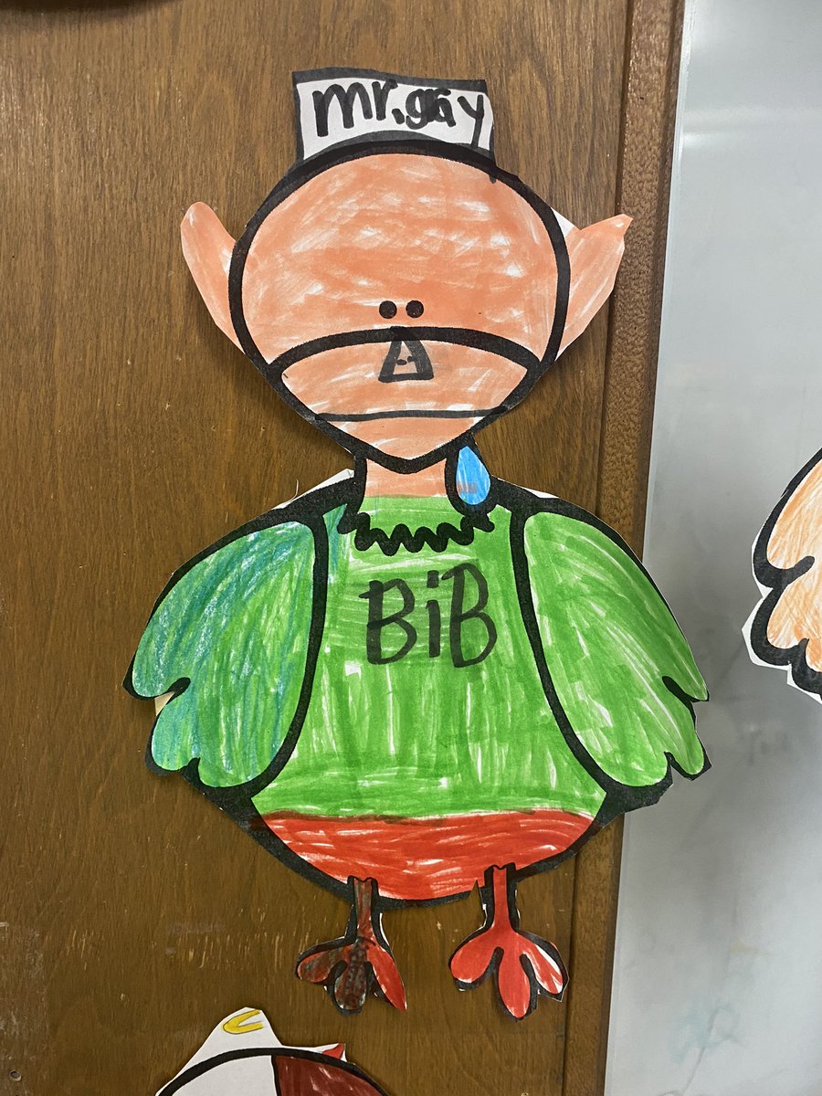 Students hiding the Turkey! Some of them missing Bib….@GrayDuane 🦃🍂🍁@RussellFalcons