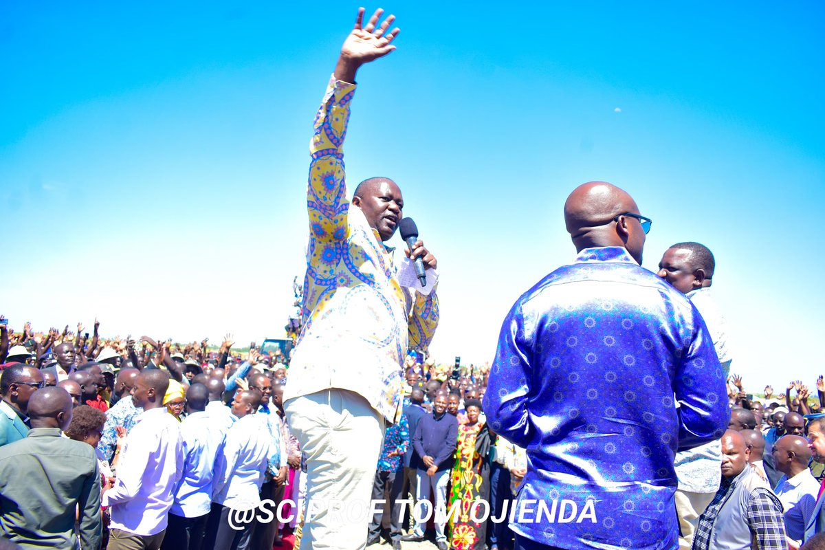 ProfOjiendaTom's tweet photo. I hosted the President @WilliamsRuto at Kisumu county for the inspection and launch of The kabonyo Kanyagwal Fisheries and aquaculture centre of excellence project. The project will improve aquaculture in kisumu county and increase Kenya’s  fish export. https://t.co/8LK2eVUl2q