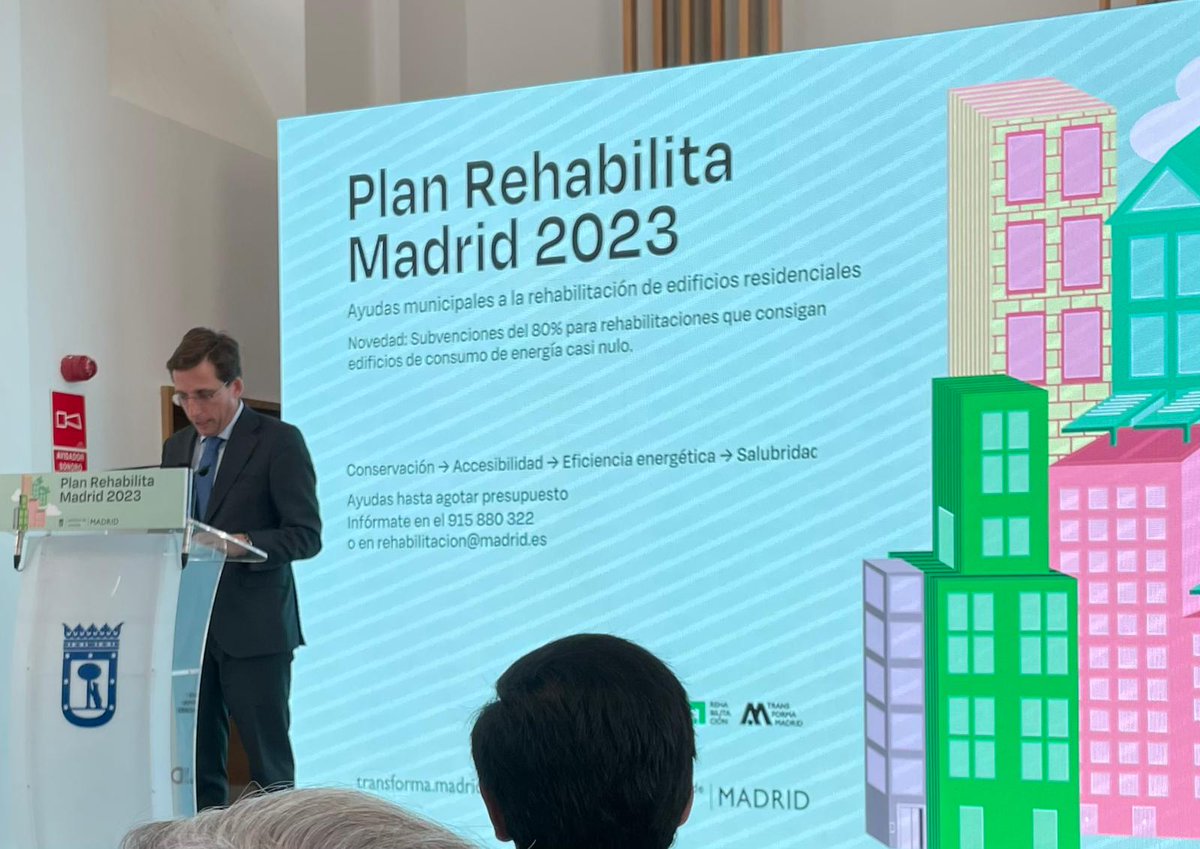 FCVCAM's tweet photo. El lunes, nuestro director general, @rodriguezchf, asistió a la presentación por @AlmeidaPP_ de la nueva línea de ayudas del Plan #RehabilitaMadrid2023 del @MADRID.
#rehabilitacion 
#EficienciaEnergética https://t.co/3wRVhGpZOE