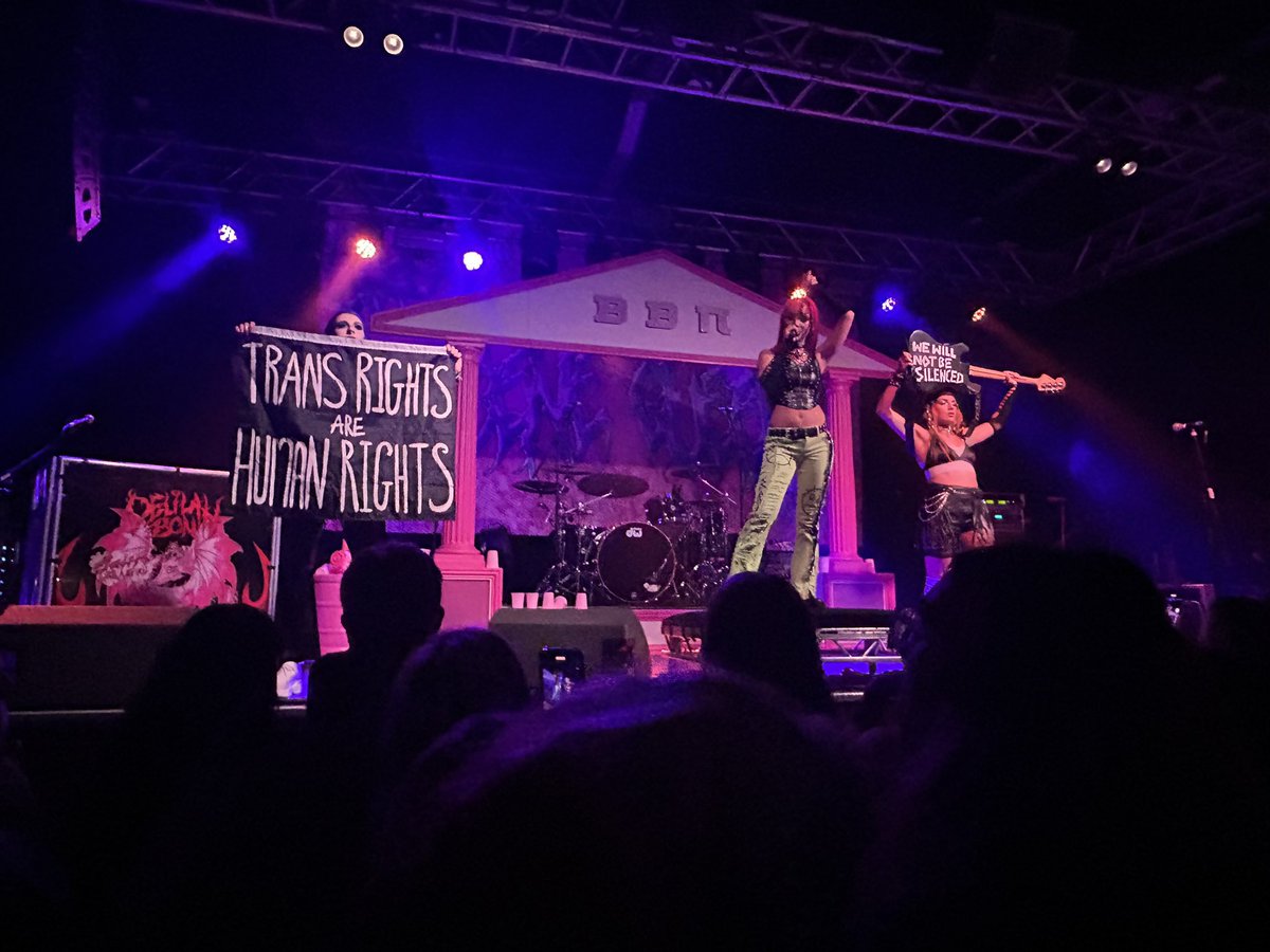 Helen Tate tweet media