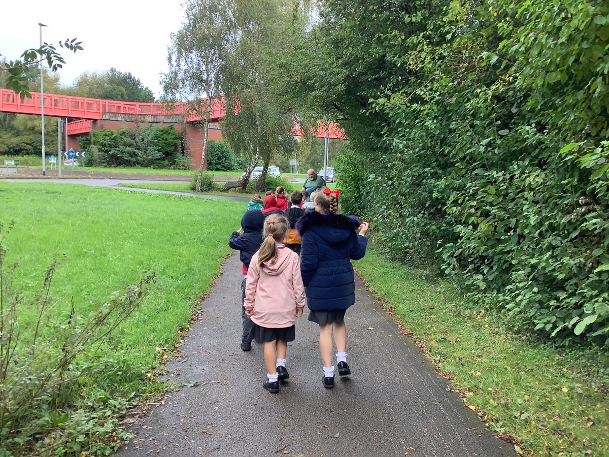 StPhilipsY2A's tweet photo. This week we went to the Orchard. We had a wonderful time learning about how plants reproduce. Back in class we mapped out our journey to the orchard. #teamStPhilips @StPhilipCEAP https://t.co/6R79LsNwQJ