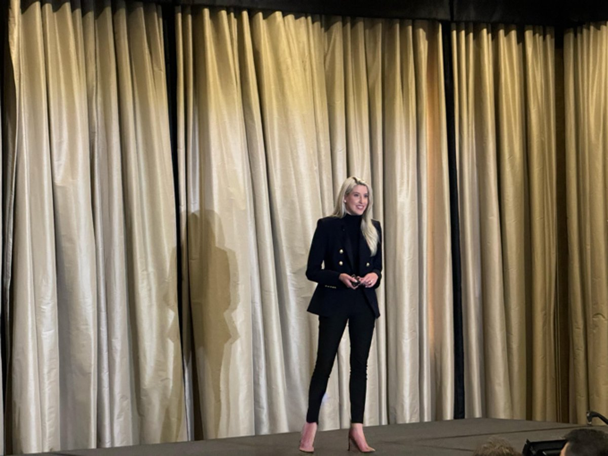 Kyla Gradin Dahl tweet media