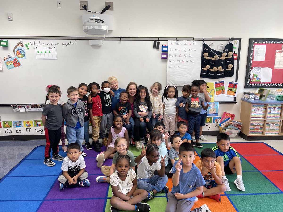 Best part of my job - reading to kids! Loved visiting these students at ⁦@vickerymill⁩ for GA Pre-K week. Thx to ⁦@GALotteryPRpros⁩ for funding the Bright from the Start program. @FultonCoSchools⁩ ⁦@FultonZone5⁩ ⁦@MrsAlhadeff⁩ ⁦@CJ_FCS_COS⁩