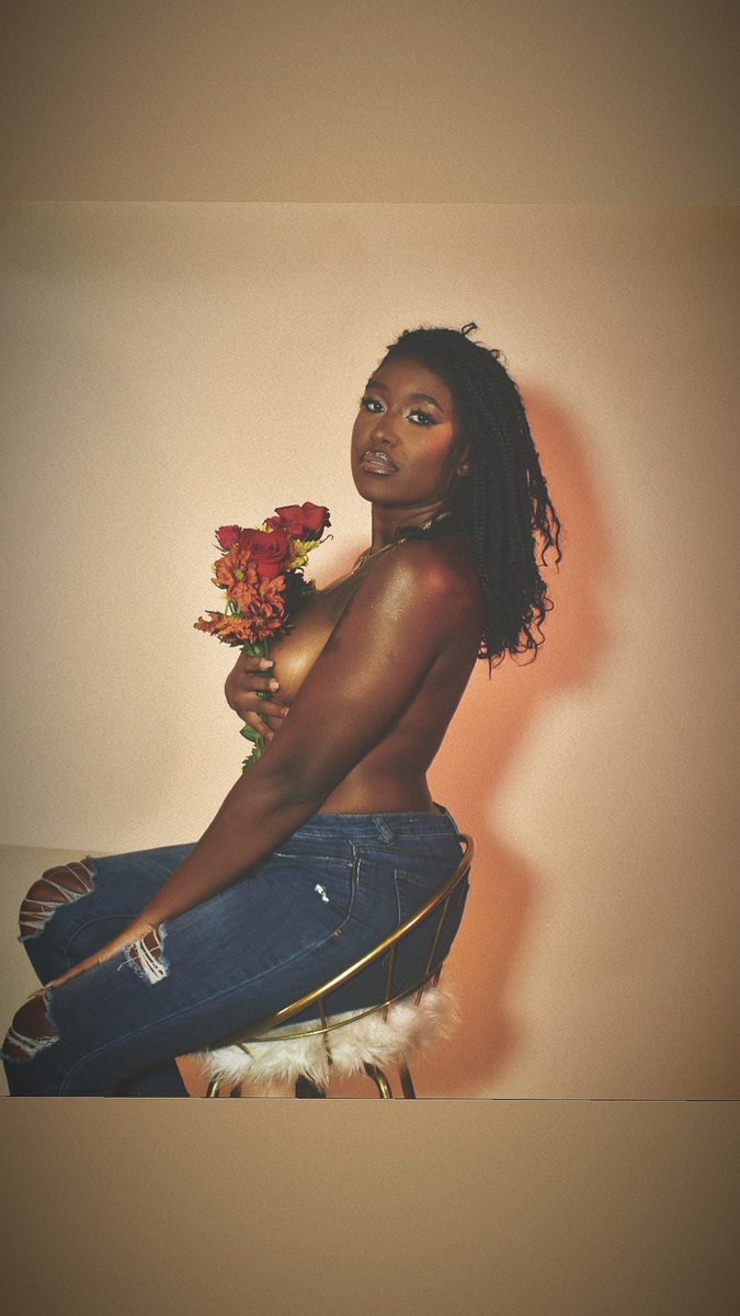 JaniceWaul_'s tweet photo. Brown skin beauty 🤎 https://t.co/dwkHFXldR7