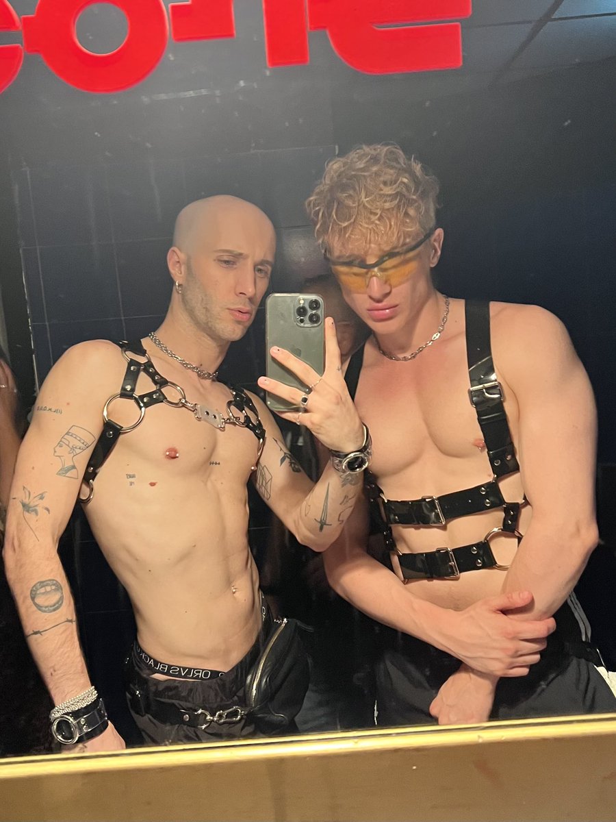 lnxmaterial's tweet photo. do u wanna party with us?
harnesses from @wegan_official https://t.co/g1j0G0eTtp
#gaycouple #gaylove #harness #harnessboy #technokid #bdsm #fetishlover #gaybody #gaysex https://t.co/s8BQ9Zd4bq