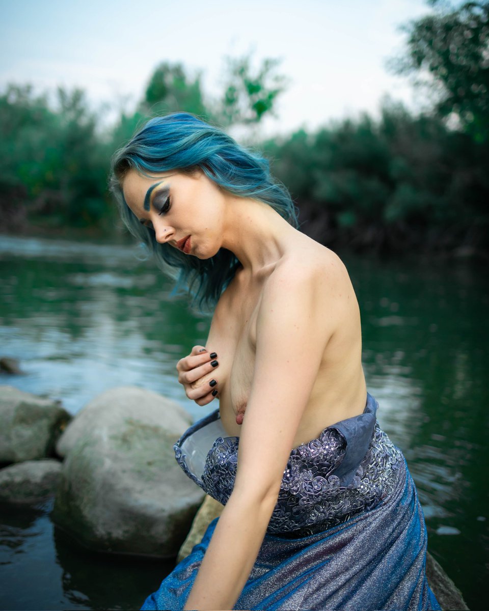 purebredmugs's tweet photo. My body has given me six beautiful kids, and now I make a living off of using it to model. How many more blessings could I really receive? 🥹
Thank you, truly. 💙🩵

#internationallypublished #selfmade #International #models #bluehair https://t.co/rw3LBkzVYk