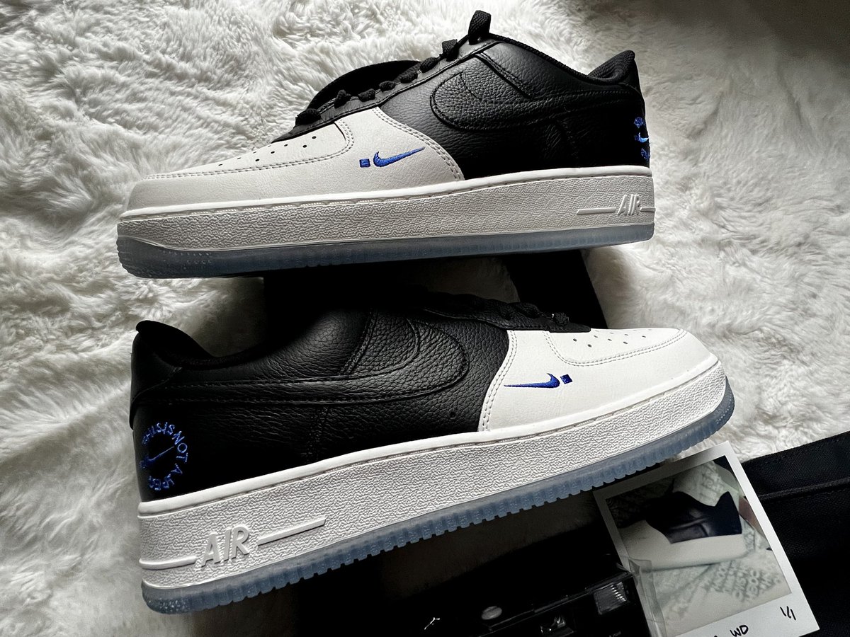 Thanks to @dotSWOOSH x @Nike family for sending me a early pair of the Air Force 1 Low ‘TINAJ’.  

.SWOOSH is making history with the first-ever IRL sneaker

#DOTSWOOSH
#TEAMNIKE
#TINAJAF1