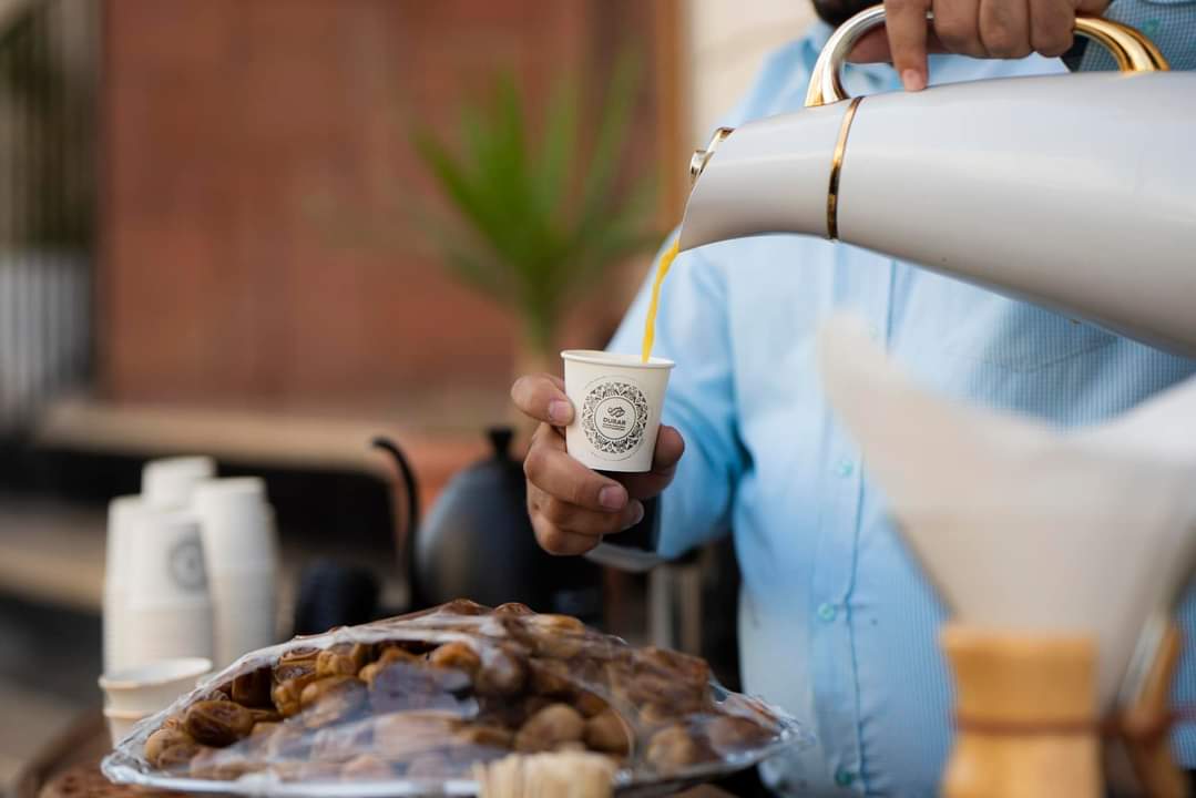 CoffeeDurar's tweet photo. تتقدم شركة درر القهوة المختصة بالتهنئة الحارة لجميع محبي البن اليمني في اليوم العالمي للقهوة،حيث استضافت درر فعالية مجتمعية للاحتفال بهذه المناسبة العالمية المهمة بمشاركة ممثلين من القطاعات الحكومية والخاصة ووحدة البن والكثير من عشاق  القهوة.
#درر_هوية_القهوة_اليمنية
#durarcoffee https://t.co/GY142vBt8E