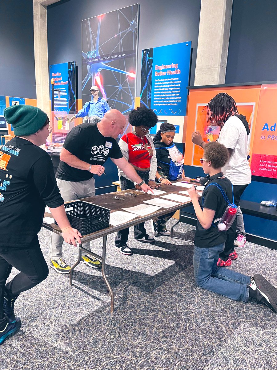 mc2stemglsc's tweet photo. Had a great time at Manufacturing Day this week at @GLScienceCtr! https://t.co/gPc6FH5z5d