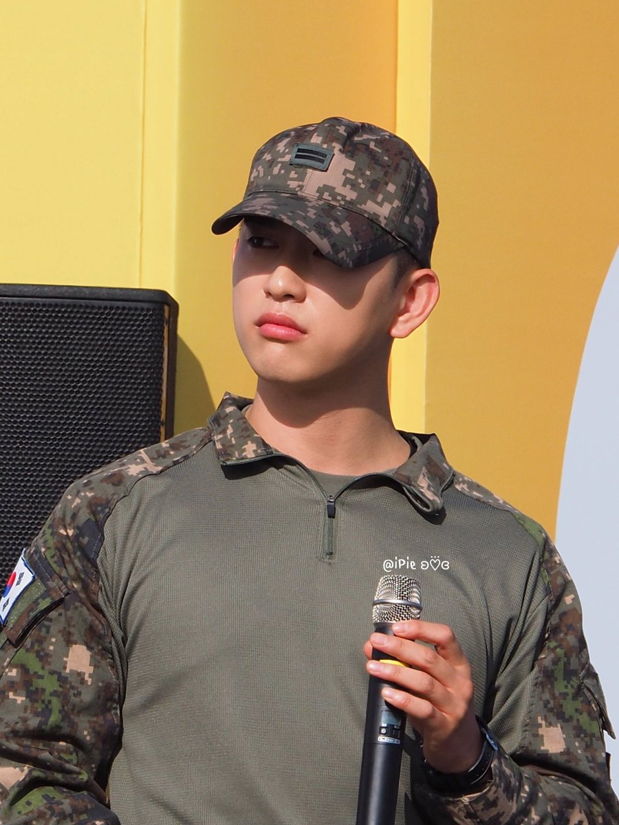 archivejy_'s tweet image. Stop being so babie 😭