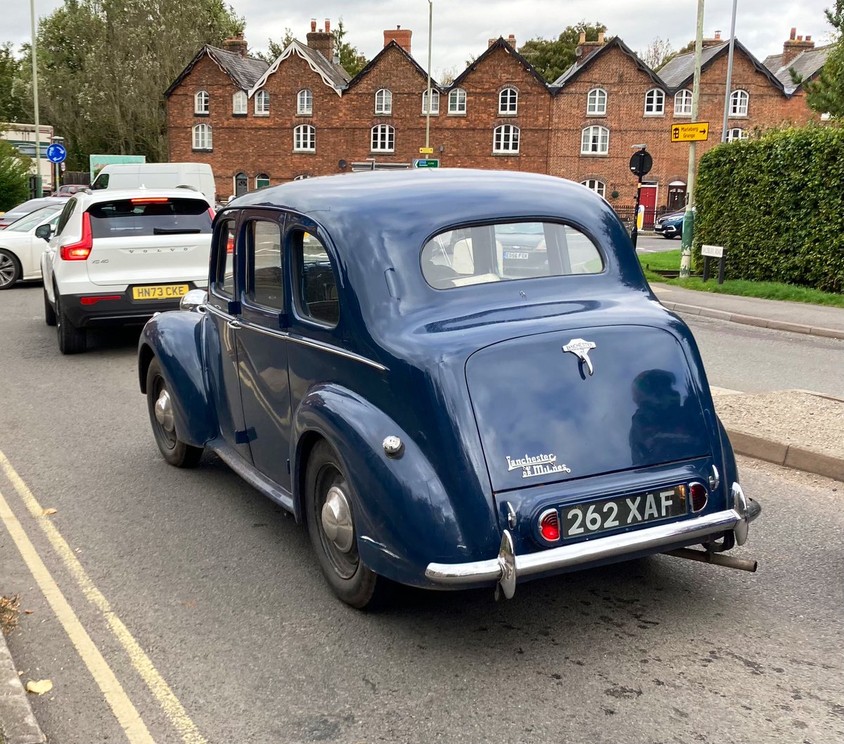 judith_sheen's tweet image. #Lanchester DL10 spot