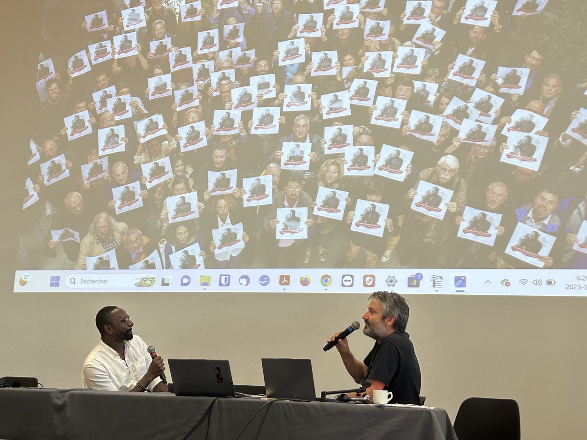 Olivier Dubois enfin libre reçu au congres de son syndicat. ⁦@SNJ_national⁩ par une standing ovation…à la photo du congrès de Lyon(sans lui) exigeant sa libération nous allons ajouter ici à Albi une belle photo avec lui !