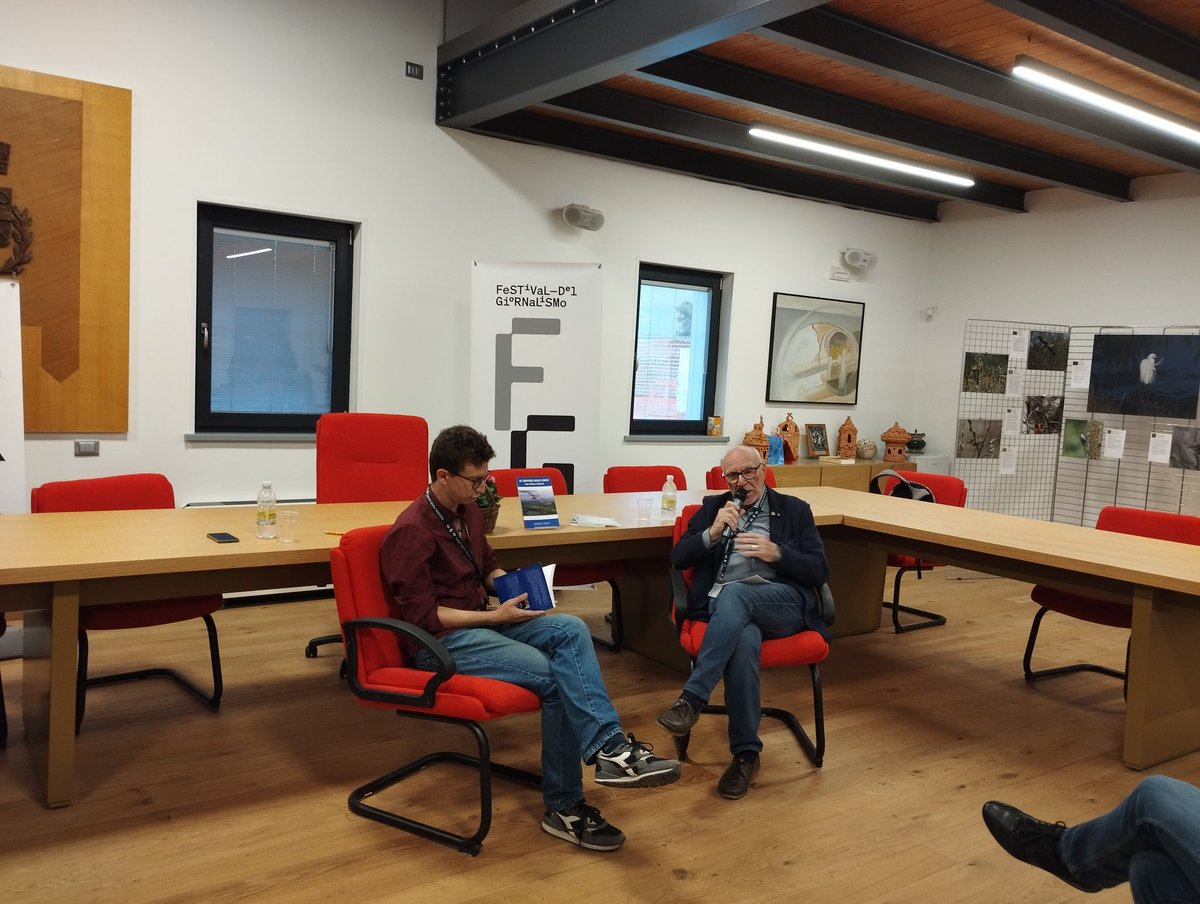 #RenatoColpo insieme a <a href="/dantefalco/">Timothy Dissegna</a> a #oltreilFestival

"Io c'ero durante la #strage di #PiazzaFontana: raccoglievo #pezzi di #cadaveri e per me è stato l'#inizio del  #periodo delle #stragi"

<a href="/ODG_CNOG/">Ordine Nazionale dei Giornalisti</a> <a href="/FnsiSocial/">FNSI</a> <a href="/Artventuno/">articolo21.info</a> <a href="/Cittadinireatti/">Cittadini Reattivi</a>