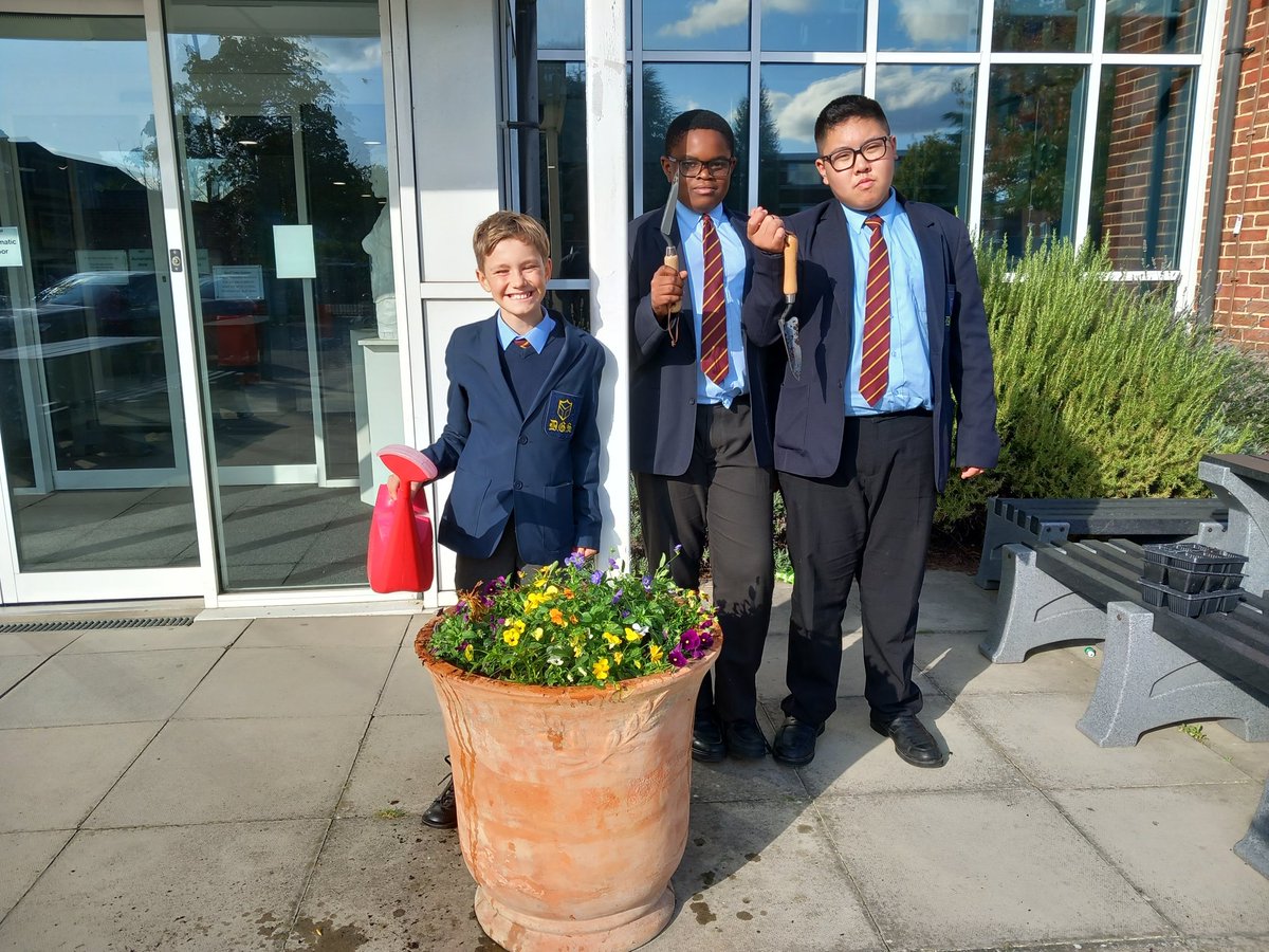 DGS gardeners were busy brightening up the 6th form entrance this week...<a href="/DartfordGS/">Dartford Grammar</a> <a href="/DGSSciCollege/">DGS Science College</a> <a href="/DrCourtDGS/">Dr Court</a>