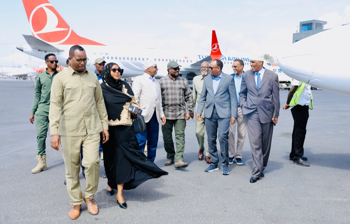 🇸🇴 #Somalia The presidential candidates of the #SouthWest state of Somalia arrived in #Dhusamareb of #Galmudug state to meet the president of Somalia, Hassan S. Mohamud.

They are set to have further discussions on the upcoming elections in SWS.