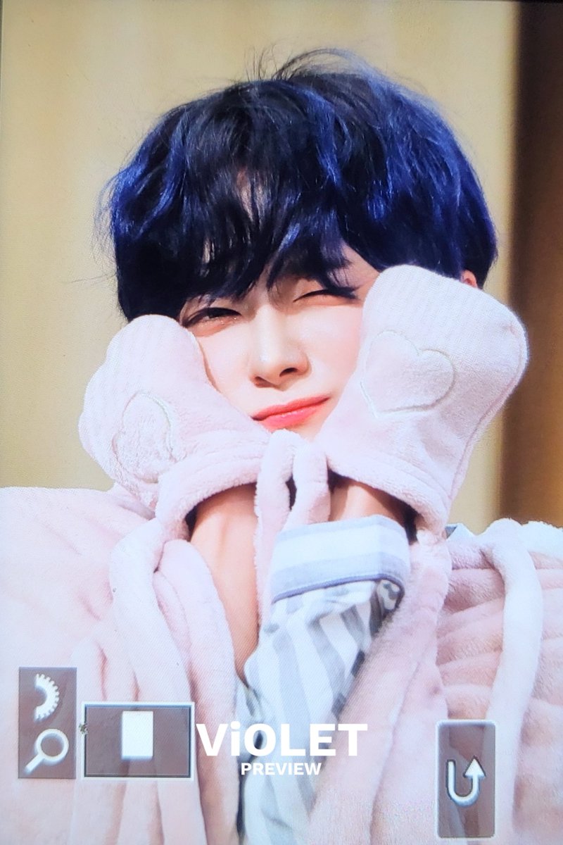LAVIN507's tweet photo. 231006 팬사인회
아 귀여워 ㅠㅠㅠㅠㅠㅠ

#NINEi #나인아이 #ナインアイ
#반 #VAHN #정우 https://t.co/d8z9OWfqjU