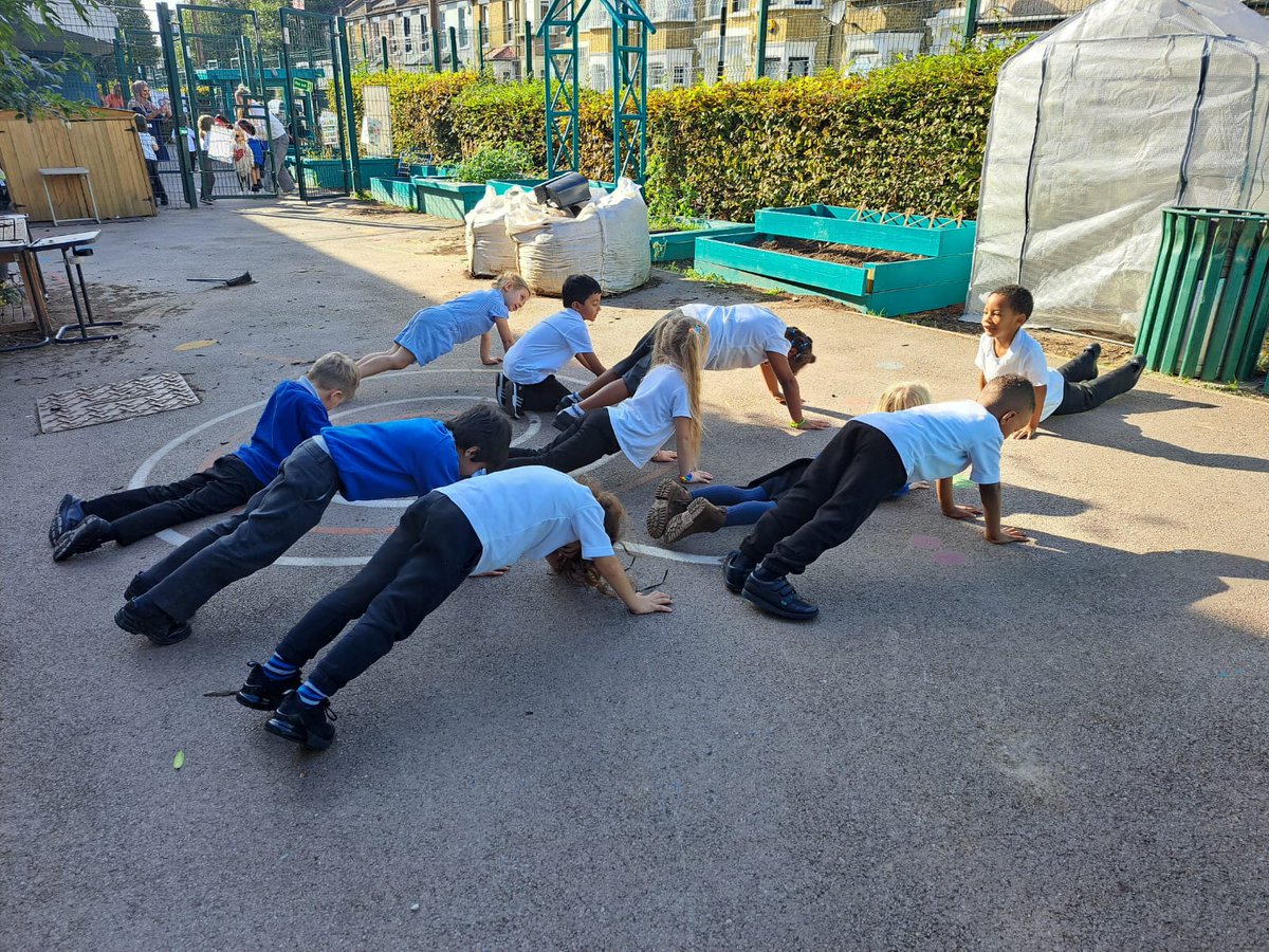 Riverley enjoyed the Griffin Sports Festival in school today, diving into sports and crafting nutritious meals! It was an epic event highlighting unity, celebrating talents, and honoring #BHM. Families joined us for an unforgettable afternoon of fun and togetherness
