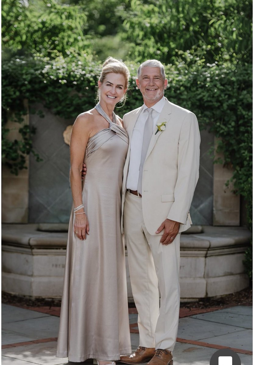 stephen_brown14's tweet photo. 33 years ago today it was beautiful and sunny! Happy Anniversary to my wife, best friend, mother of our 4 daughters and BB to our beautiful grandson! May our journey continue with good health and happiness, lots of sunshine and memories to last a lifetime! 143 https://t.co/6pRfOw8DIV
