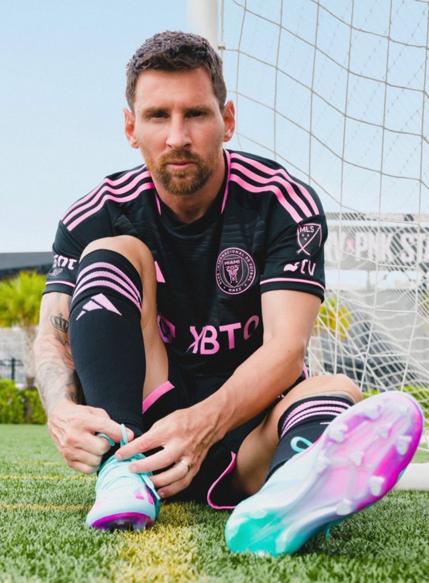 Messismo10's tweet photo. Messi x Adidas. https://t.co/zhQMrrg0SL