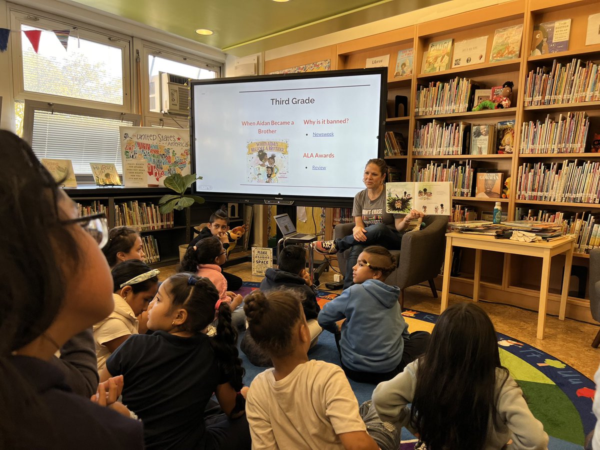 PS28Library's tweet image. In our library we celebrate banned 📚 and share them with our community! #ReadBannedBooks #freadom #librariesareforeveryone @UABookBans @ALALibrary @NYCDOEOLS