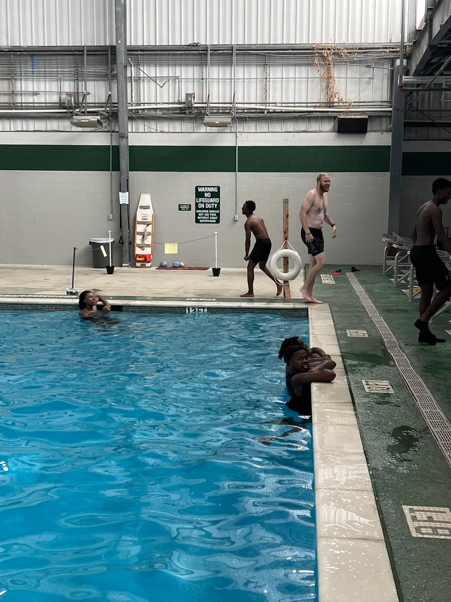 shsboysbball's tweet photo. Weight room followed by Pool time going into Fall Break! #LionPride #SpringAmerica #KOTJ https://t.co/IunUYHB42b