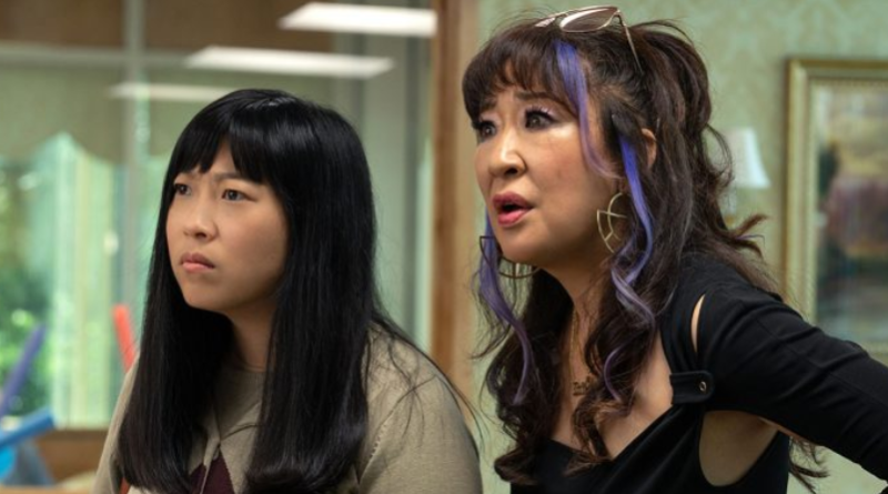 AWFJ's tweet photo. Starring Awkwafina and Sandra Oh, #QuizLady is "an effervescent, colorful and delightful watch," notes Tara Karajica, a "fast-paced and flamboyant comedy" from director #JessicaYu that doesn't let your mind wander. More in her review here: https://t.co/TXkjuNrms2 https://t.co/24RX9M6NYd