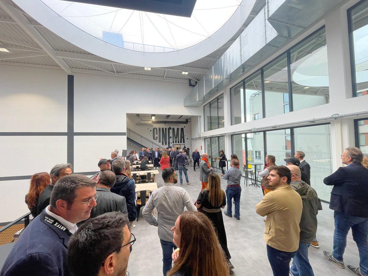 TheYard_VFX's tweet photo. Bravo aux équipes de @artfxschool pour l'inauguration du campus de #Lille 🎉Laurens Ehrmann et Harry Bardak étaient ravis de présenter des conférences #VFX. 
A bientôt pour la prochaine étape de notre partenariat. 
Petit aperçu ici: https://t.co/nChhoIyQuu #bepartofsomethinggreat https://t.co/HvGgPxi5hT