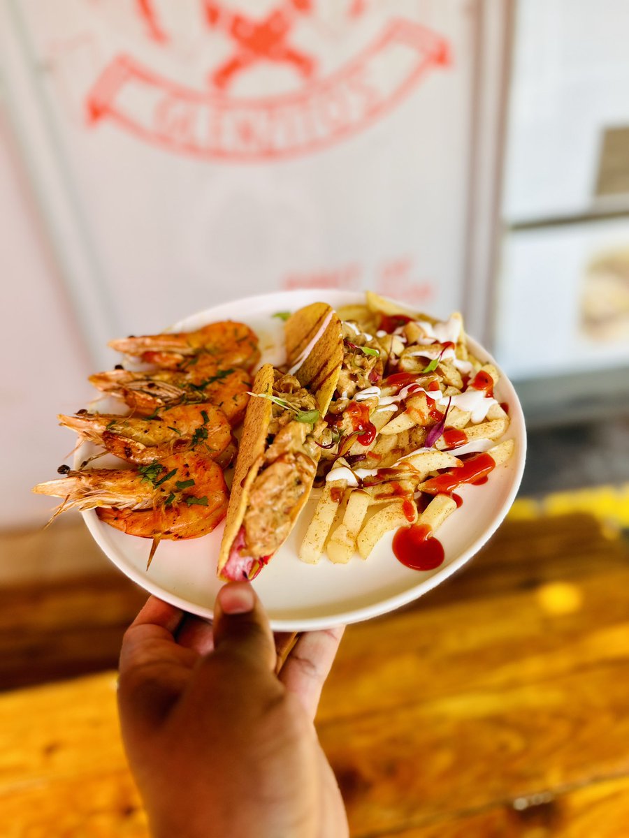 Food in the hood is always tastier and better 🙌🏽

#glenzitosmeatbutcheryandseafoodcorner