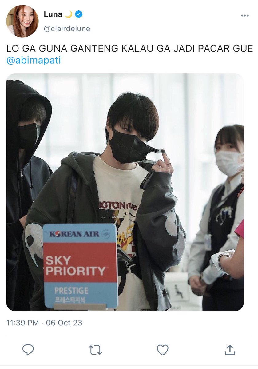 msseoseulseoul's tweet photo. dua cewek gila; yejeno one tweet au LAGI LAGI. https://t.co/49vjTGRwuI