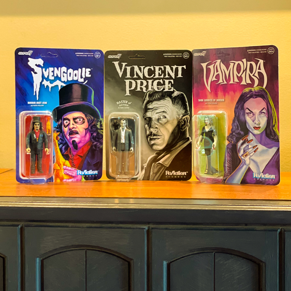 TheFwoosh's tweet photo. It is a cool 🍂Autumn🍂 day today, so it’s perfect to get cozy and hang out with these #IconsofHorror! #Vampira, #VincentPrice, and #Svengoolie #ReActionFigures are up in the @super7store #Boodega now.
https://t.co/DwI8CPOta9
#Super7 #Halloween #Super7ReAction https://t.co/S1VCMoekiG
