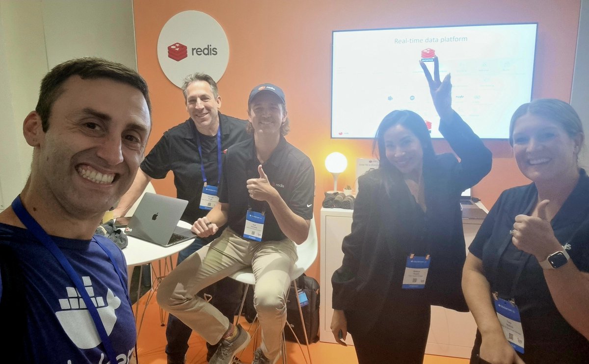 FrancescoCiull4's tweet image. 🟥 Meeting the @Redisinc team at Dockercon has been great 🚀

#DockerCon