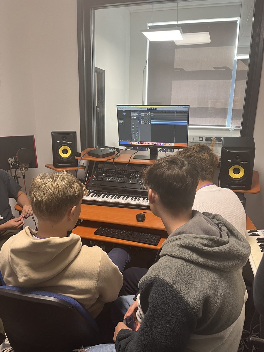 Well done to our A level tech students who were looking at how to record acoustic guitar today. Thanks to Ben for performing!