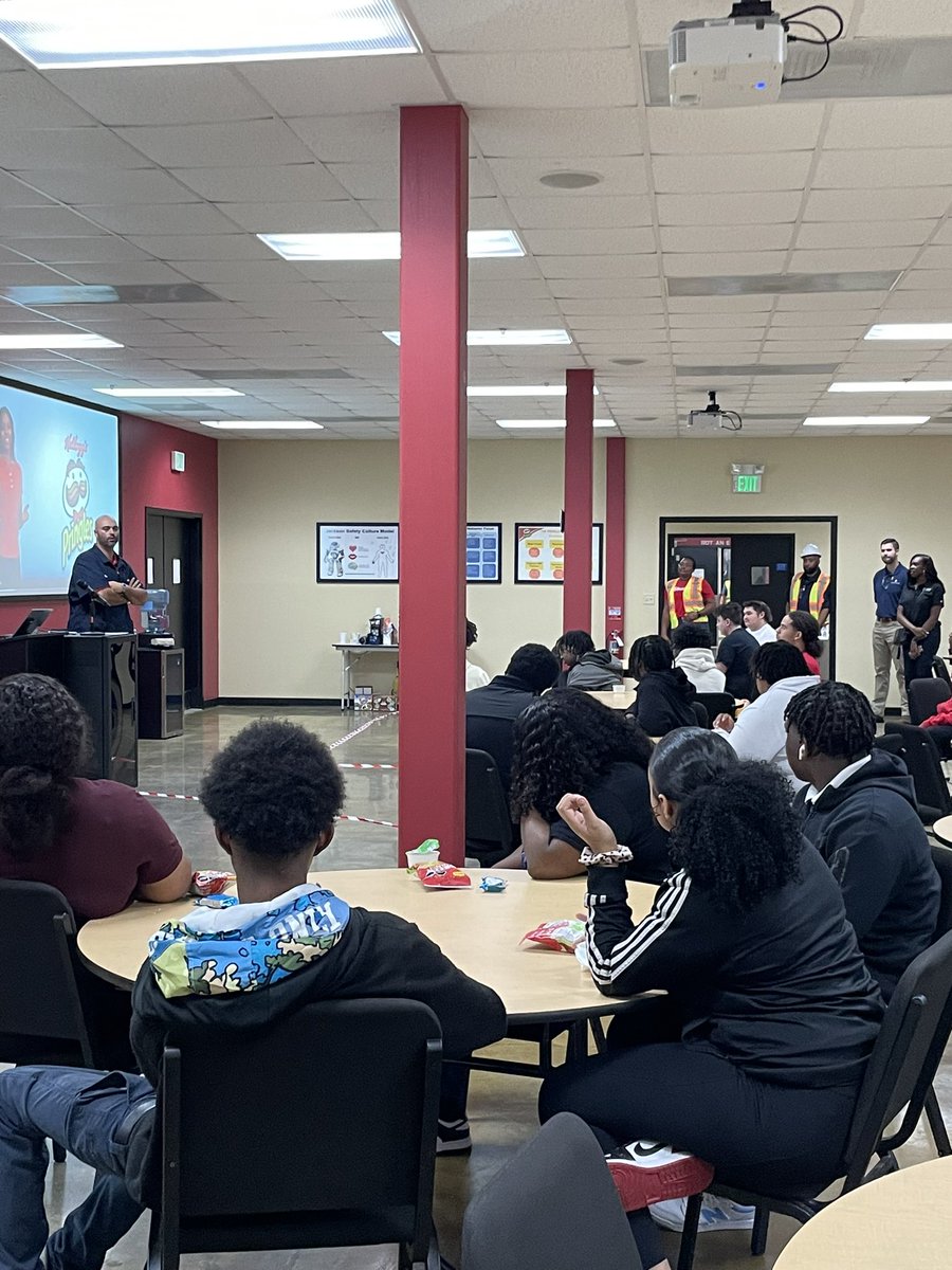 LTMHSCrusaders's tweet image. Manufacturing Day! #Kellogg #DeltaFaucet #TechStudents #TechLife @JMCSchools