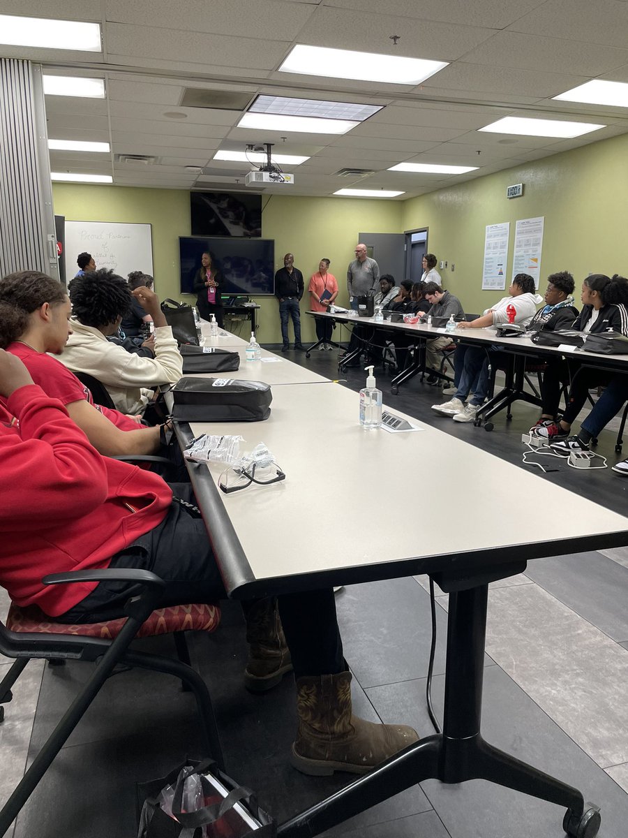 LTMHSCrusaders's tweet image. Manufacturing Day! #Kellogg #DeltaFaucet #TechStudents #TechLife @JMCSchools