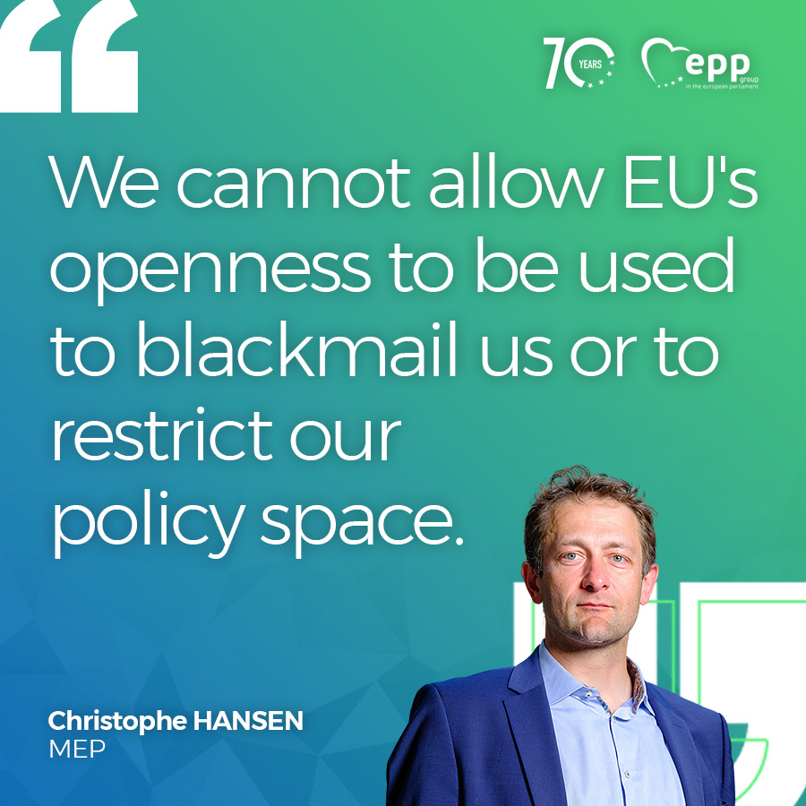EPPGroup's tweet photo. The EU's openness is our greatest source of prosperity!

"Nevertheless, we do not want this instrument to open a global trade arms race and strengthen protectionist tendencies", says @CHansenEU.

More on #EUFreeTrade's Anti-Coercion Instrument: https://t.co/7ffLuYEhAy https://t.co/RiJrnM6P6l