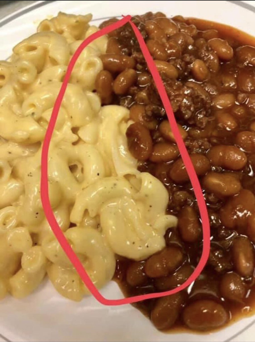 nyaxpayatwt's tweet photo. which is superior? 👀 

yams &amp; mac n cheese vs 
baked beans &amp; mac n cheese ✨ https://t.co/rnMQ6ThHR1