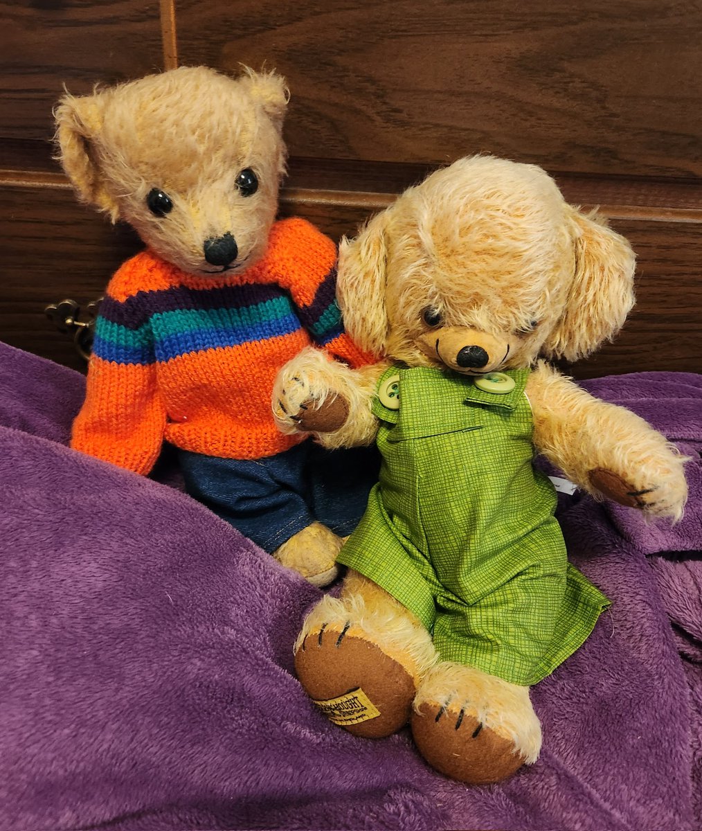 For those who are worried about Alfie, <a href="/TheHugHouse/">🧸🌻 Alfie 🌻 🧸</a>, Girl received an email from Merrythought this morning saying Alfie has arrived safely at their offices... which is a big relief and also really impressive since DHL picked him up Wednesday afternoon!! #TheHugHouse #FurryTails