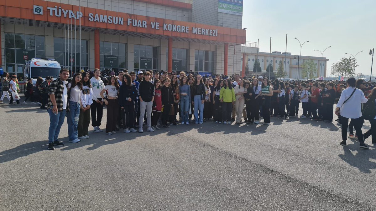 Okulumuzdan bir grup öğrenci, Gezi Kulübü Danışman Öğretmeni Yaşar ÇAY ve Kodlama-Görsel Sanatlar Kulübü Danışman Öğretmeni Ali KORKMAZ rehberliğinde, 2023 Samsun TÜYAP Kitap Fuarına katıldı. Öğrenciler çeşitli yazarlarla buluşup,kitaplarını imzalatıp, çeşitli kitaplar aldılar.📚
