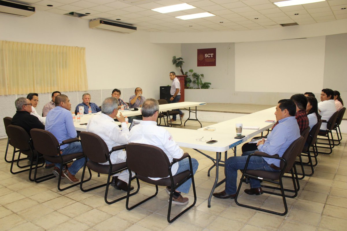 Recibimos en el @CSCT_Campeche la visita del Ing Guillermo Hernández Mercado, Director Gral de Conservación, con quién se hizo una revisión al Programa Nacional de Conservación 2023, así como analizar propuestas de acciones para el PNC2024 🛣️

#CarreterasSeguras #SeguridadVial