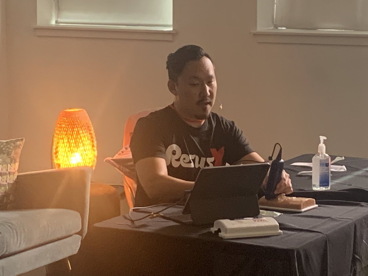 TheLukeBaldwin's tweet photo. #Kosmos and @Thevascula71097 partnering up for a fantastic talk on “Why you suck at vascular access” at #ResusX https://t.co/ide5bcxlBN