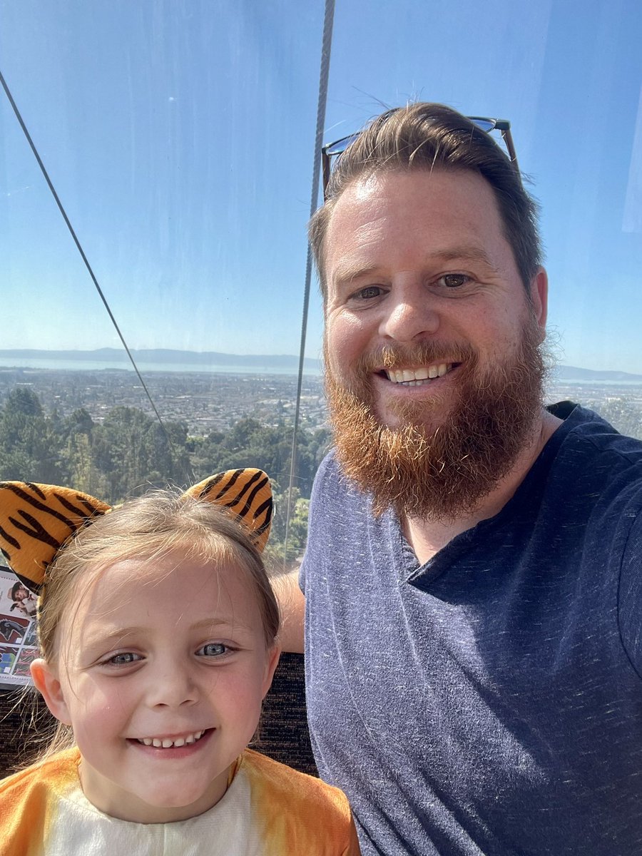 VegasJoeHughes's tweet photo. Had a skeleTON of fun @oakzoo hanging with the little and checking out Boo at the Zoo. 

Looking forward to #Glowfari next month. https://t.co/nbUEHR7kGn