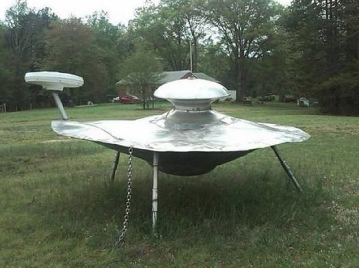 I have landed. The Bennett Show on <a href="/NTSlive/">NTS Radio</a> ch2… today 10am -12pm pt nts.live