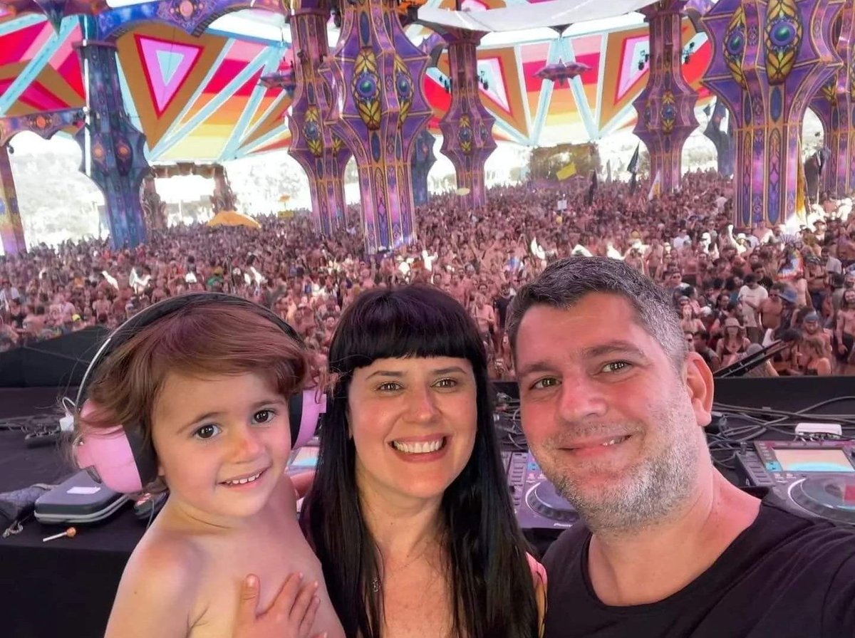 LoveFullon's tweet photo. 👨 Sonhei com você
👩 E como foi sonho? 
👨 Não lembro

O sonho 👨‍👩‍👧 😍 https://t.co/sFyjj5gIb0