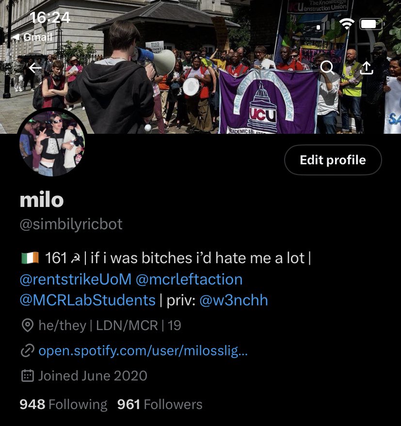 cndyperfumethey's tweet photo. well a bitch got their account taken away.. rt to help me find my mutuals😭 https://t.co/2uPOglzrgR