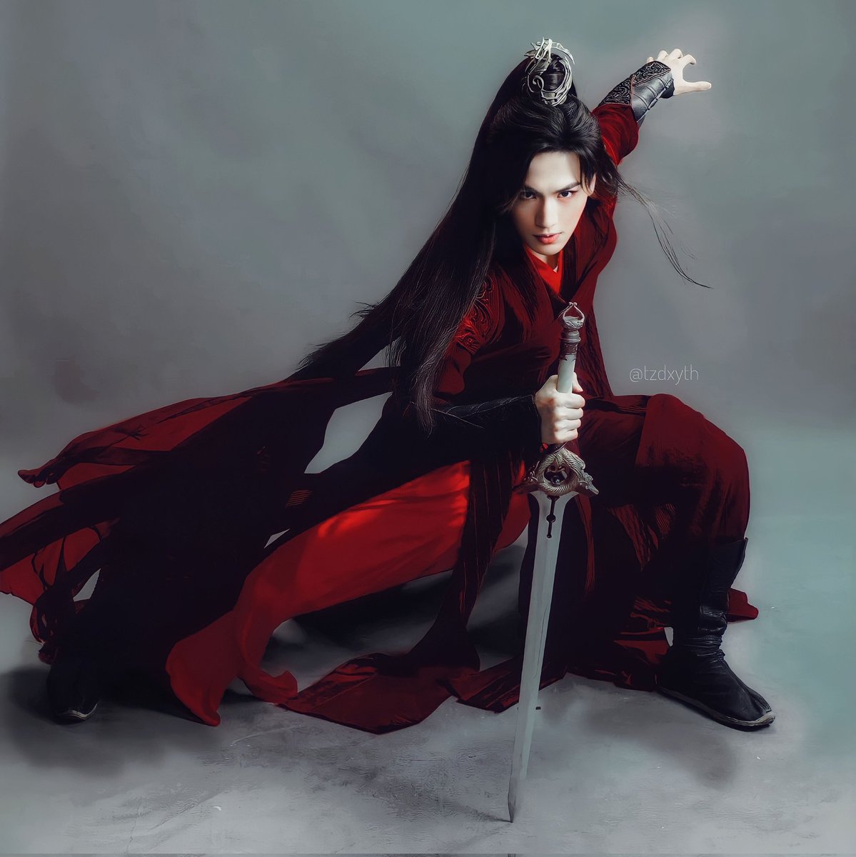 tzdxyth's tweet photo. Zhang linghe as Hua Cheng
#zhanglinghe #huacheng

gak rapi editannya😭 https://t.co/ph96COcM99