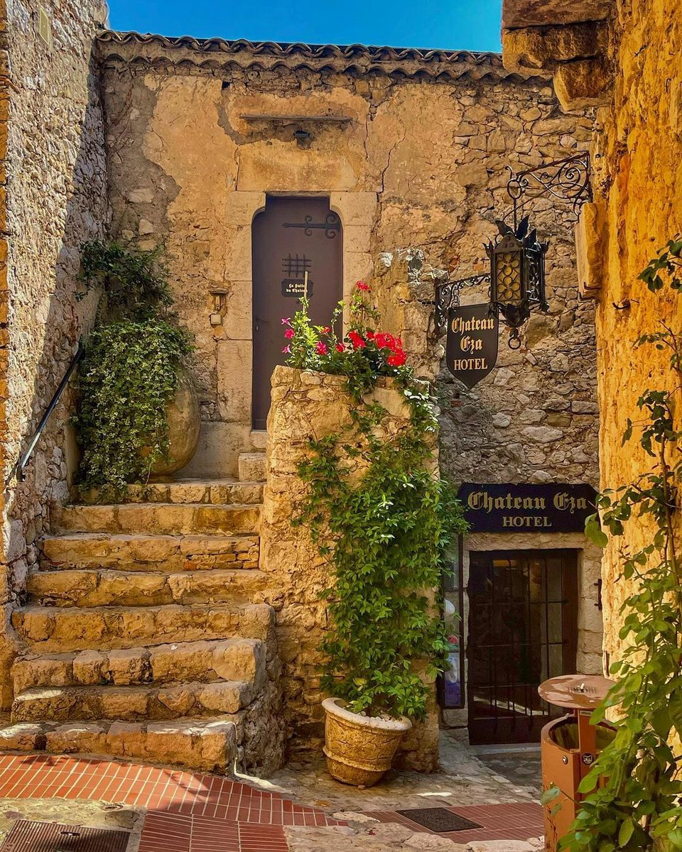 There's nothing more picturesque than a stay in a place which takes you out of time! Come to Eze Village and create unforgettable memories ✨

#ezefrance #destinationfrance