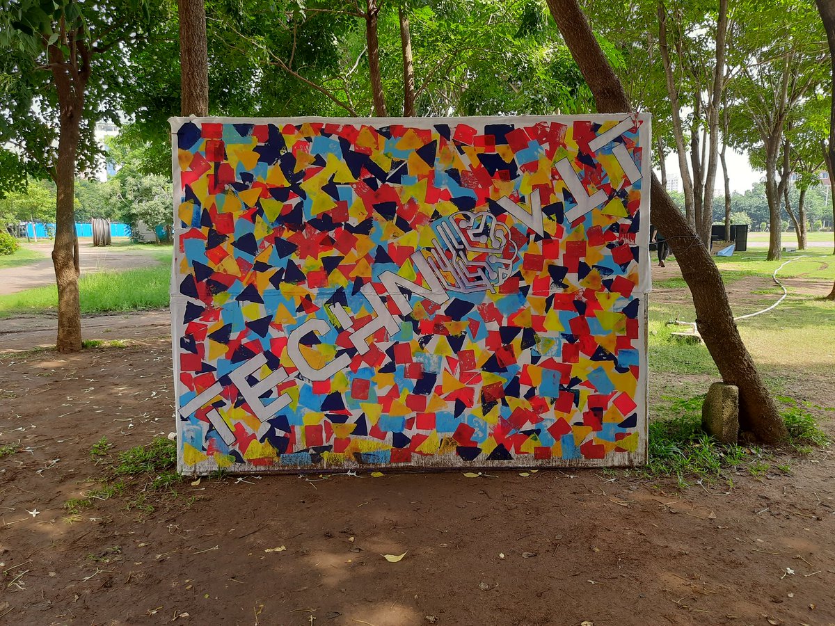 WorkingPandas's tweet image. It's the #TechnoVIT2023. I participated in 3 events, 2 have been a great success and the 3rd one is yet to go. When i say "great success", I didn't mean we won, It was fun coding with our friends and barely making it to the final rounds. 
Now, its the #TugOfWar.
Hope We Win ! 💪